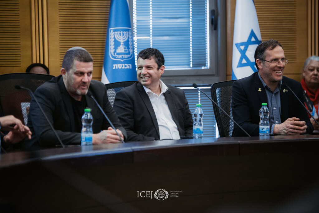 Josh Reinstein (middle), Director of the Knesset Christian Allies Caucus, and several MKs addressed the Envision delegates.